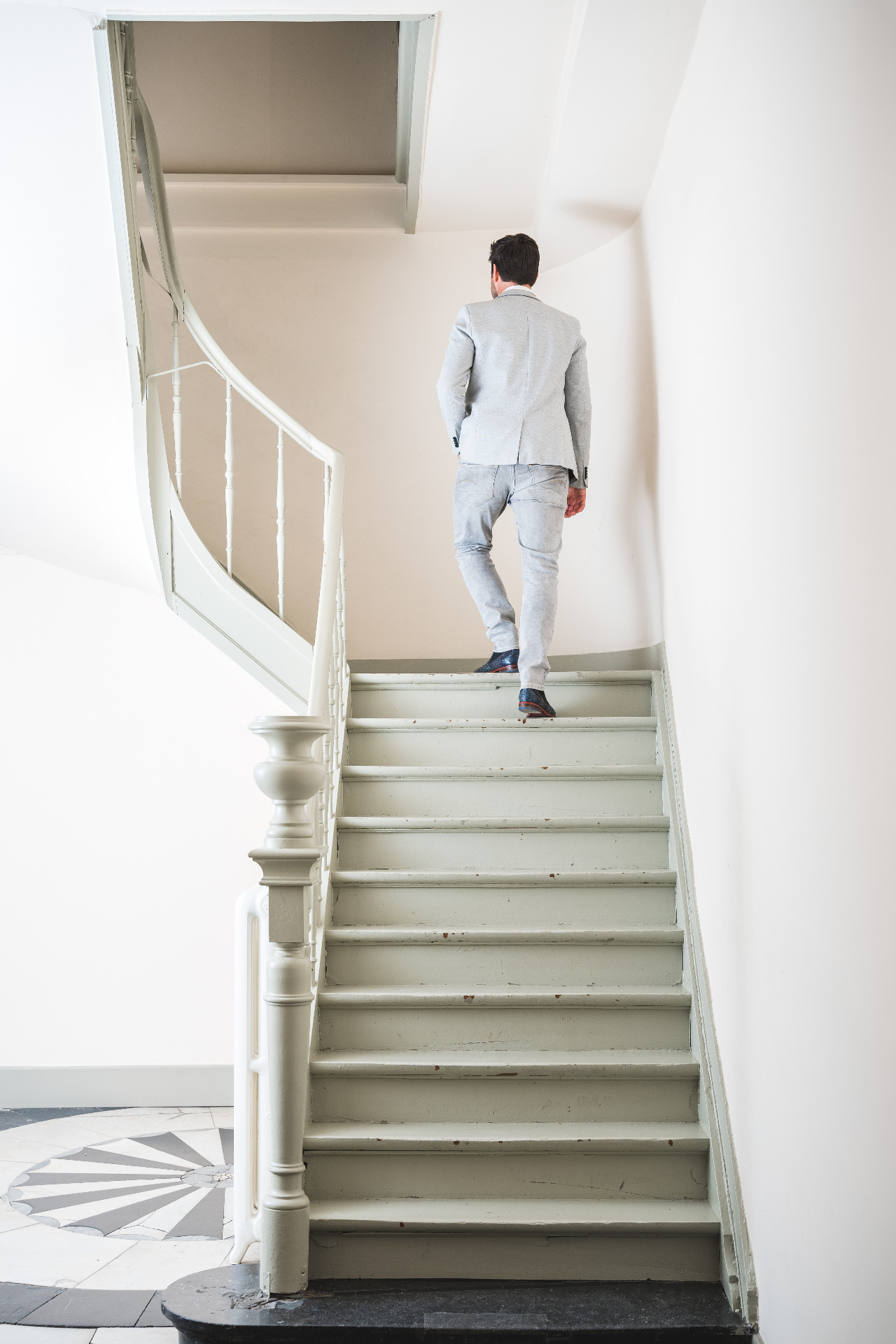 Mr. Peter-Jan De Meulenaere in het kantoor